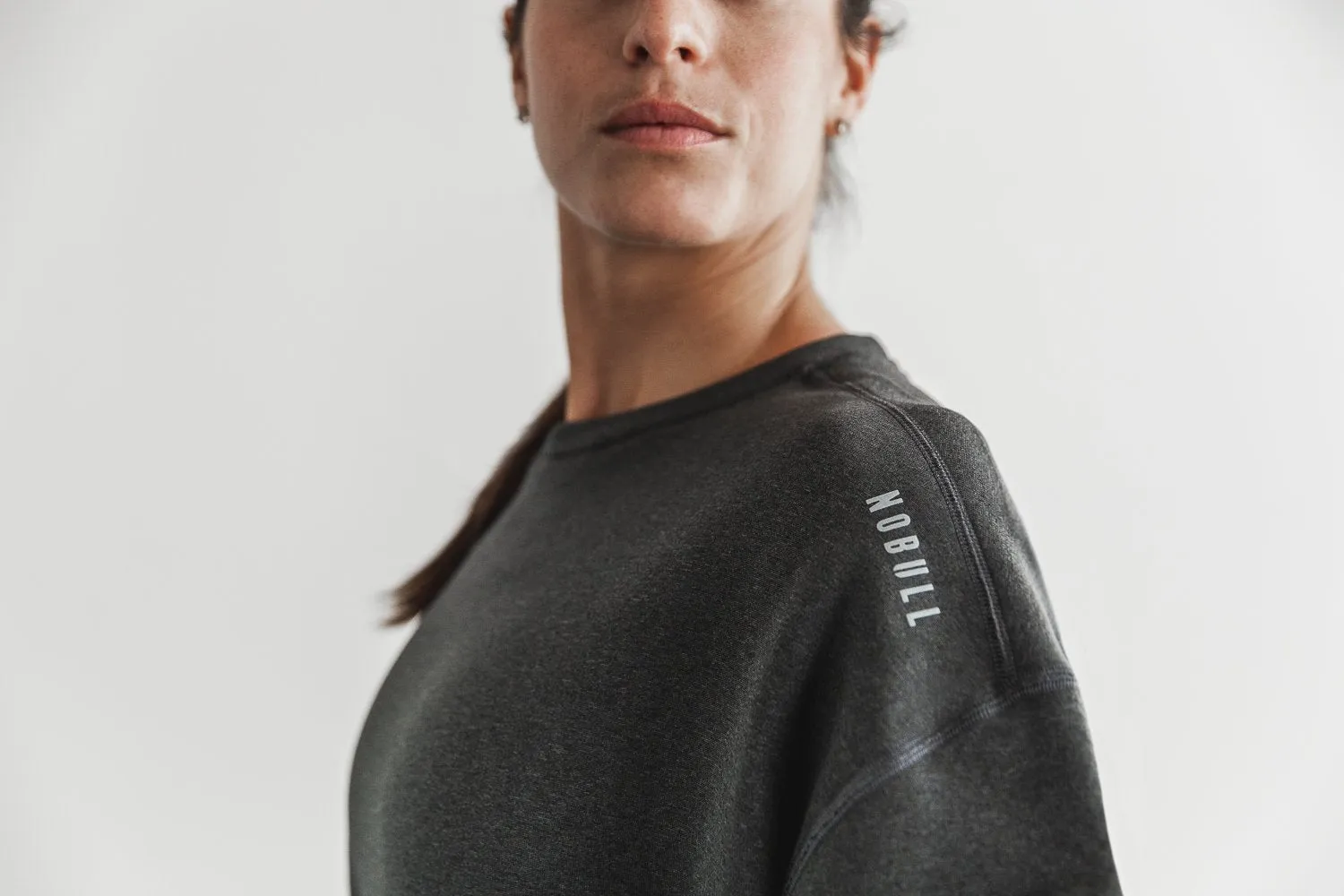 WOMEN'S PERFORMANCE CREW SWEATSHIRT