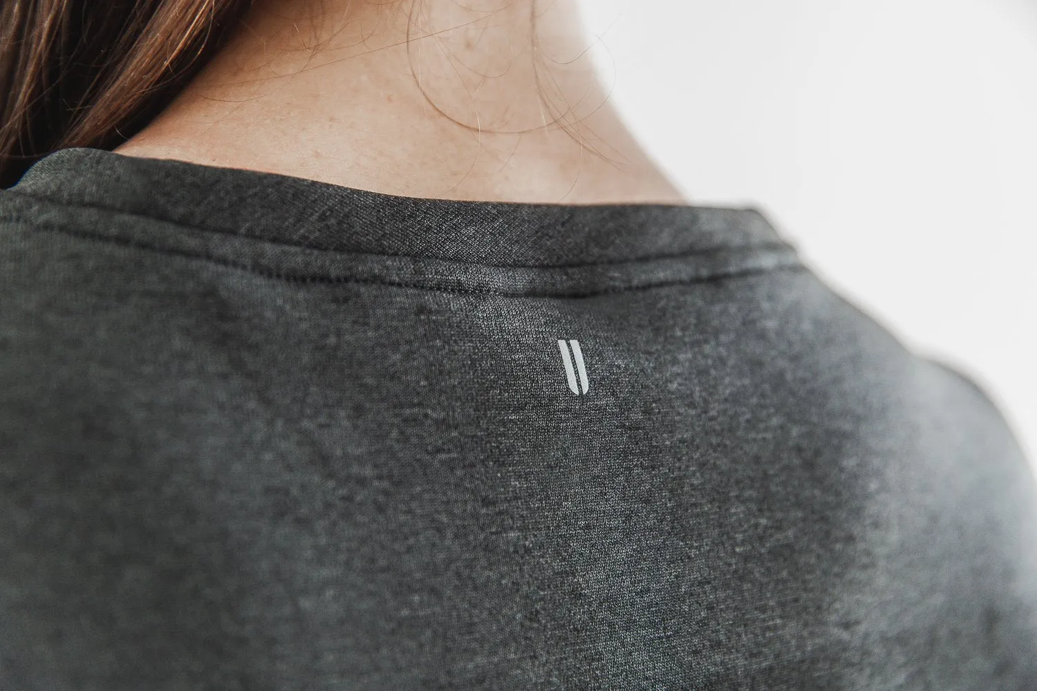 WOMEN'S PERFORMANCE CREW SWEATSHIRT