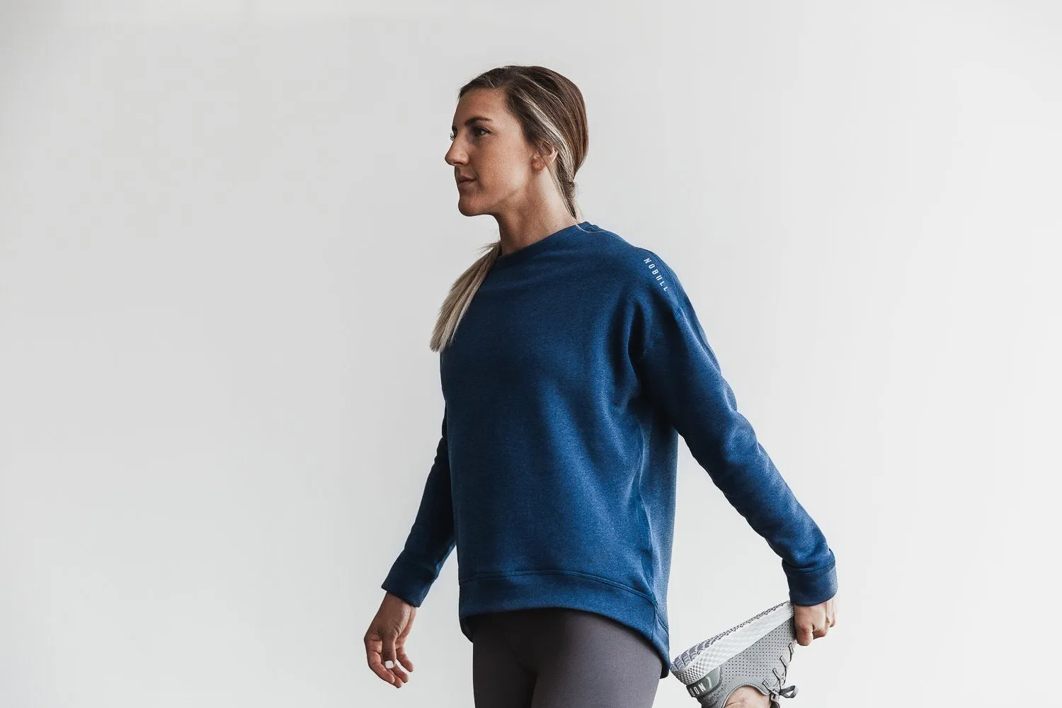 WOMEN'S PERFORMANCE CREW SWEATSHIRT