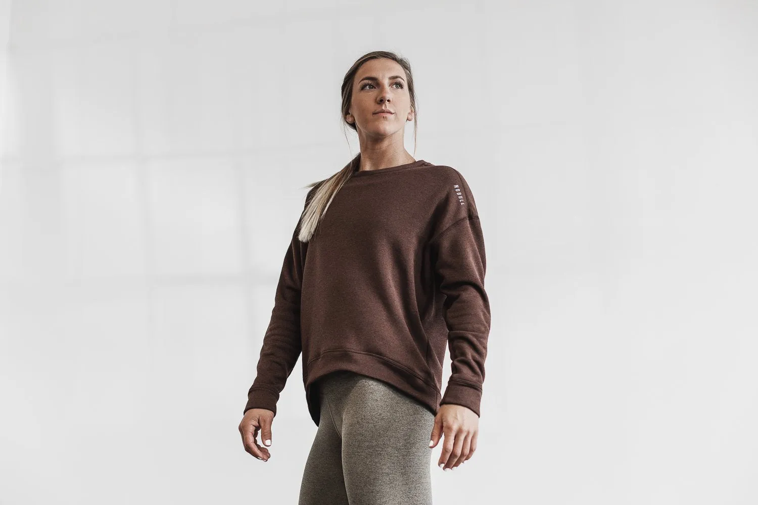WOMEN'S PERFORMANCE CREW SWEATSHIRT